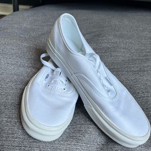 White Vans size 7.5 mens with box